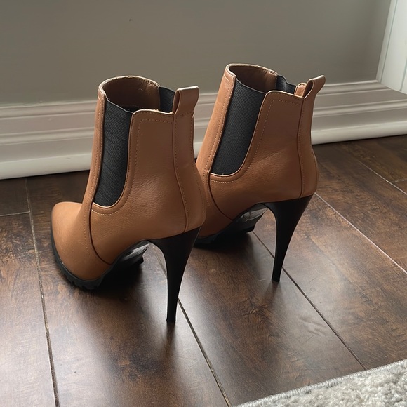 NWOT- Brown Faux Leather Pointy Toe Heeled Bootie/Boots- Size 8.5 - Picture 6 of 11